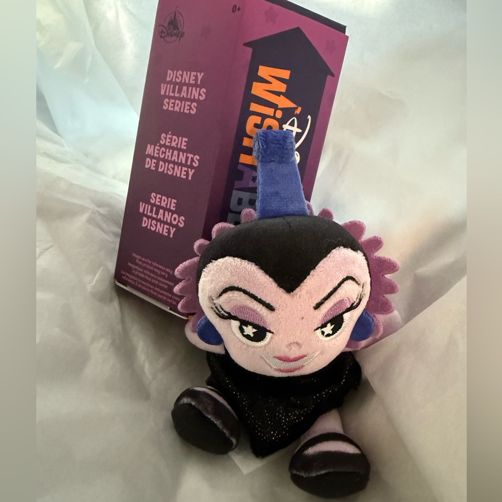 Disney Wishables Shimmer Villians Series‎ 2025- Yzma